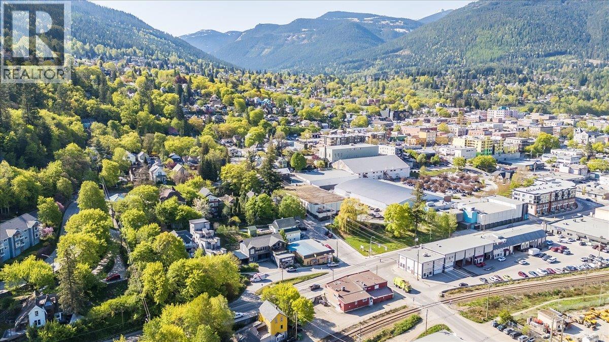 Photo 94 of 922 Front Street, Nelson BC