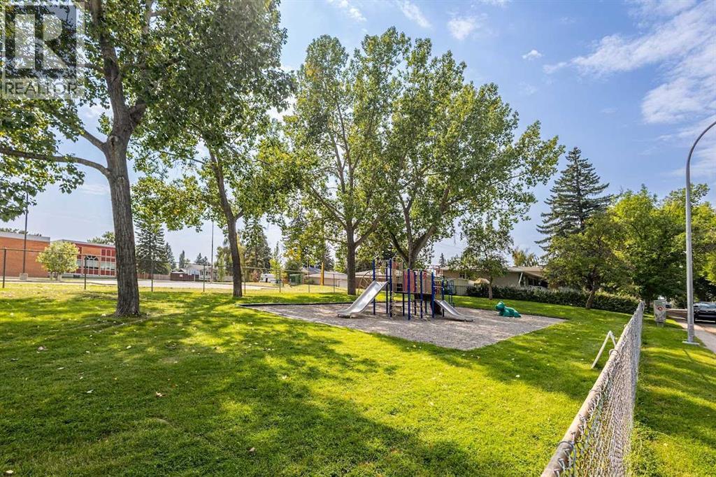 Photo 18 of 74 Armstrong Crescent Se, Calgary AB