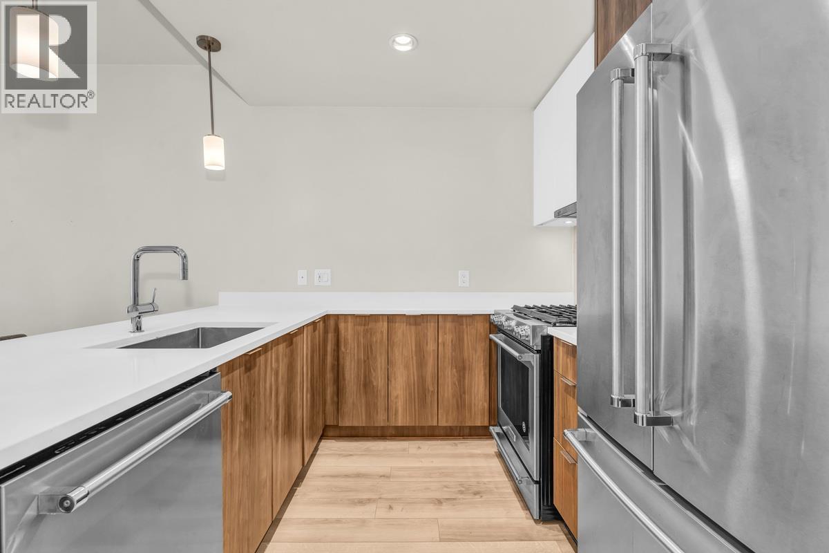 Photo 10 of 603 2188 Madison Avenue, Burnaby BC