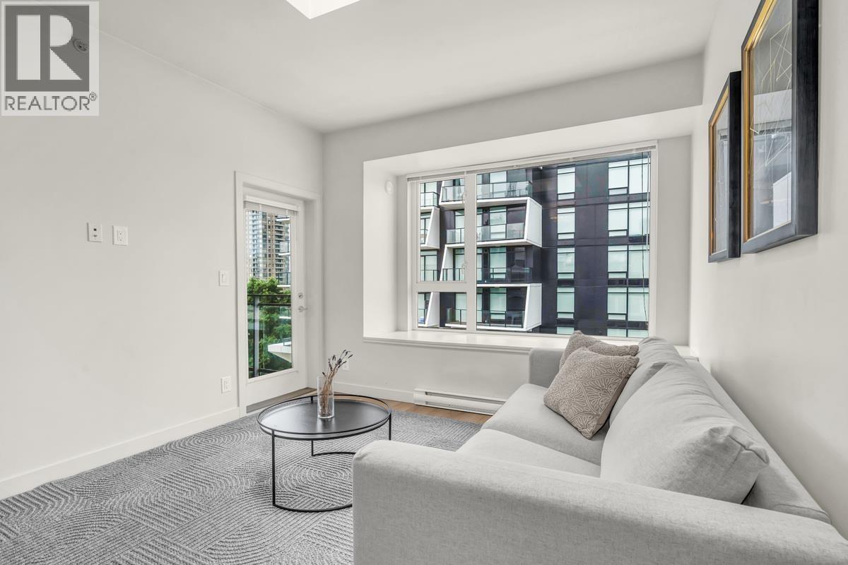 Photo 4 of 603 2188 Madison Avenue, Burnaby BC