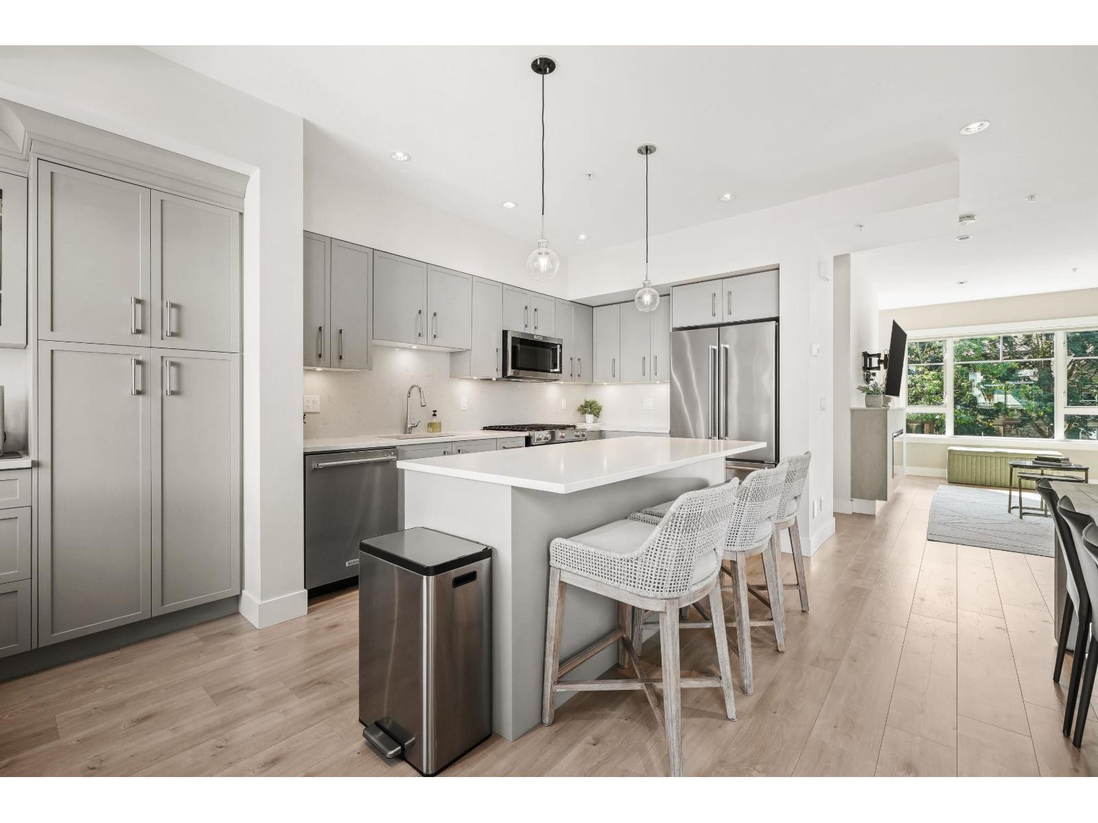 Photo 9 of 20 22128 48 A Avenue, Langley BC