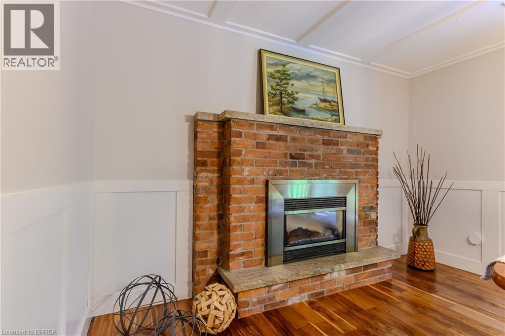 Photo 16 of 63 Veevers Drive, Hamilton ON