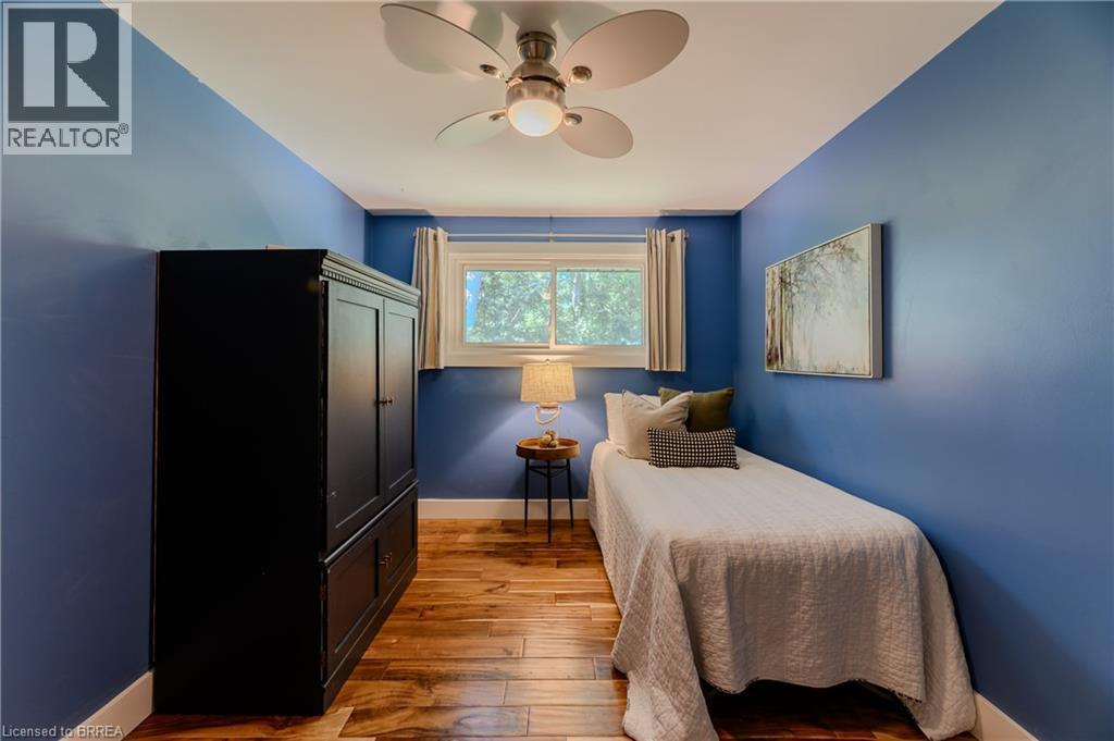 Photo 24 of 63 Veevers Drive, Hamilton ON