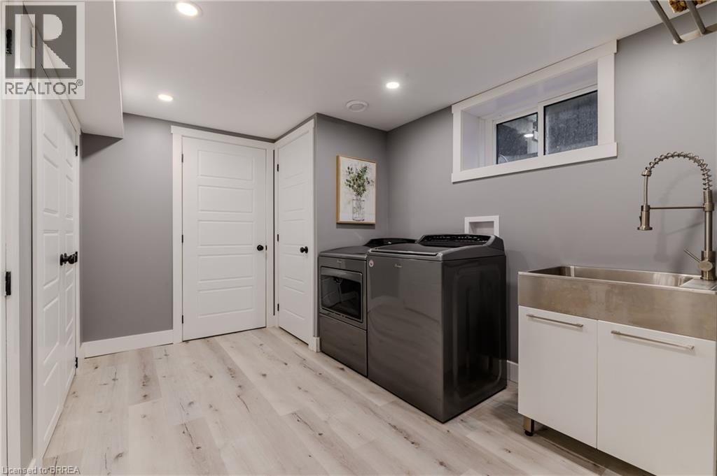 Photo 37 of 63 Veevers Drive, Hamilton ON