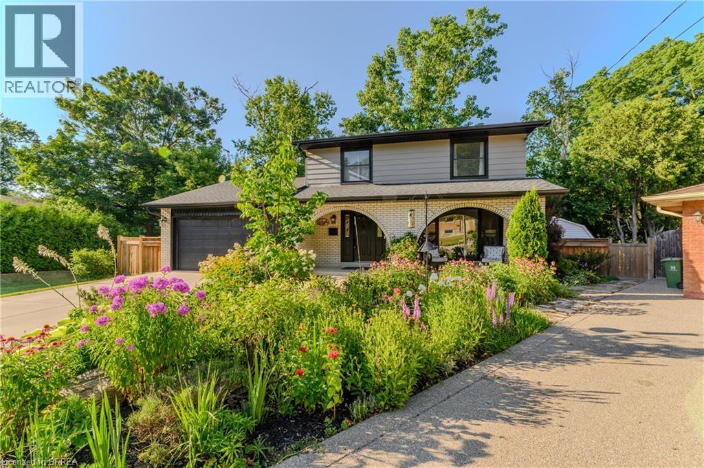 Photo 38 of 63 Veevers Drive, Hamilton ON