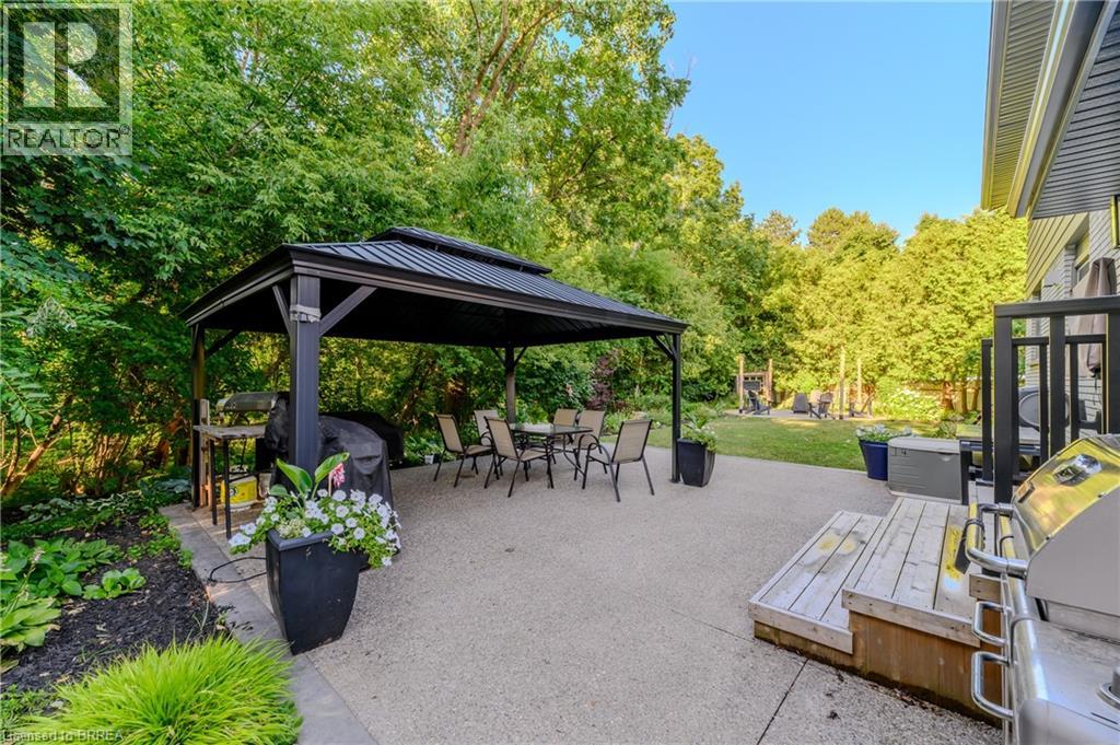 Photo 39 of 63 Veevers Drive, Hamilton ON