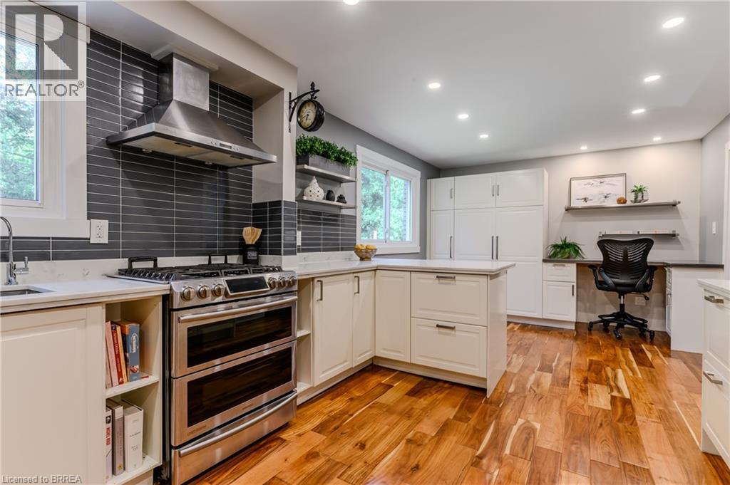 Photo 9 of 63 Veevers Drive, Hamilton ON