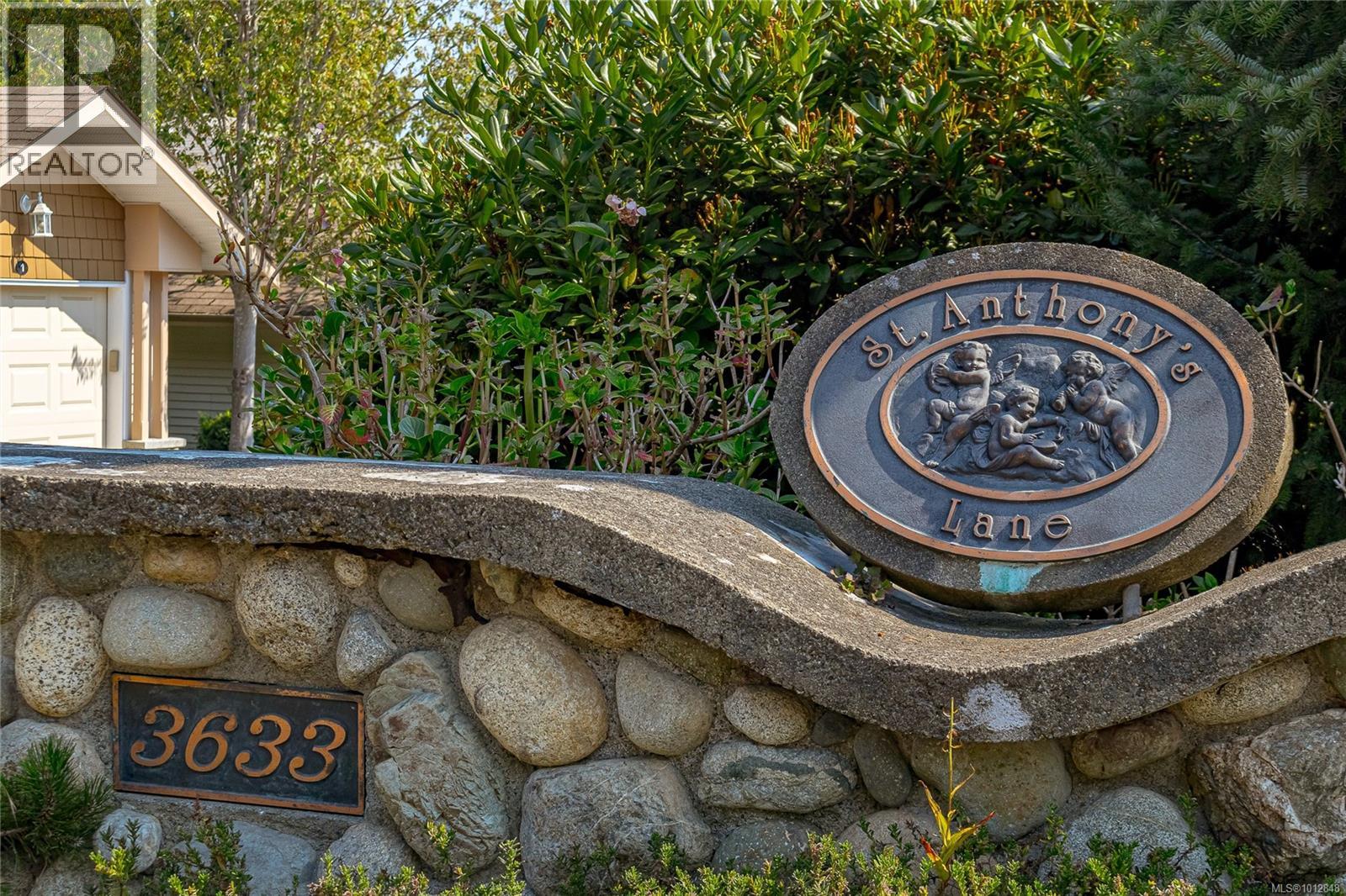 Photo 1 of 7 3633 Cedar Hill Rd, Saanich BC