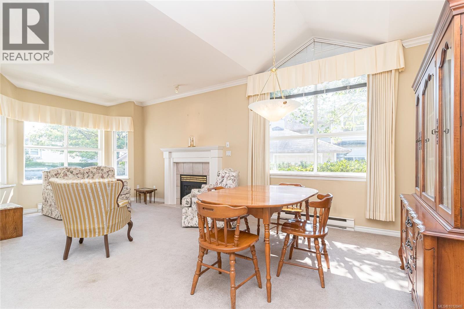 Photo 11 of 7 3633 Cedar Hill Rd, Saanich BC