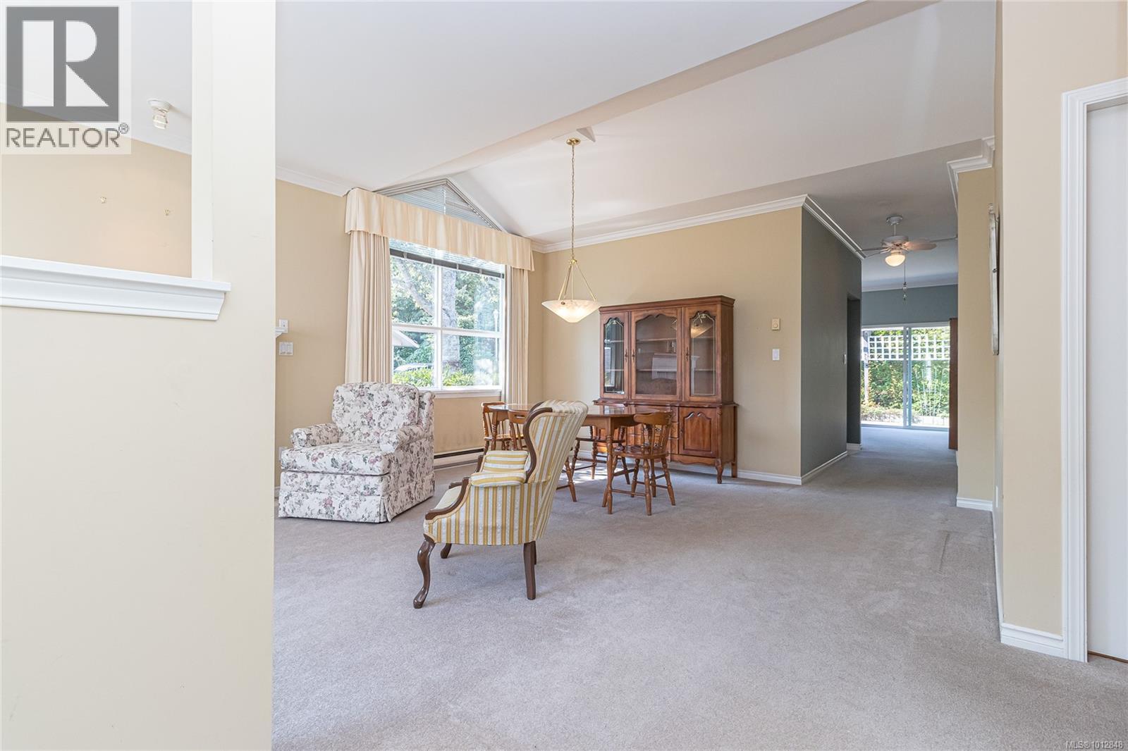 Photo 6 of 7 3633 Cedar Hill Rd, Saanich BC