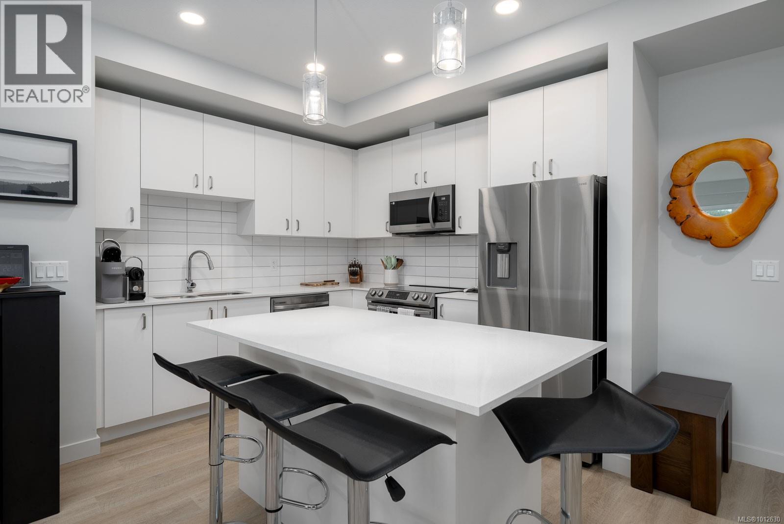 406 140 Jensen Avenue West, Parksville