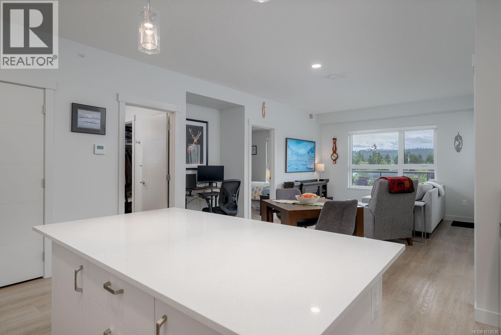 406 140 Jensen Avenue West, Parksville