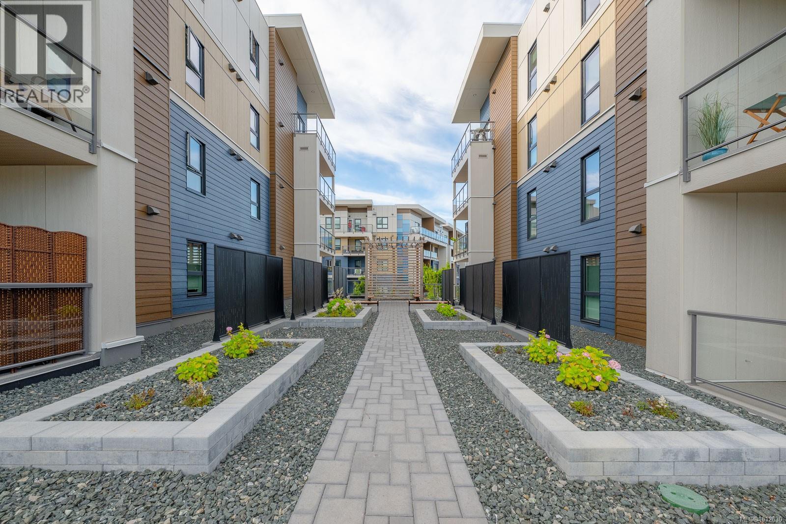 406 140 Jensen Avenue West, Parksville