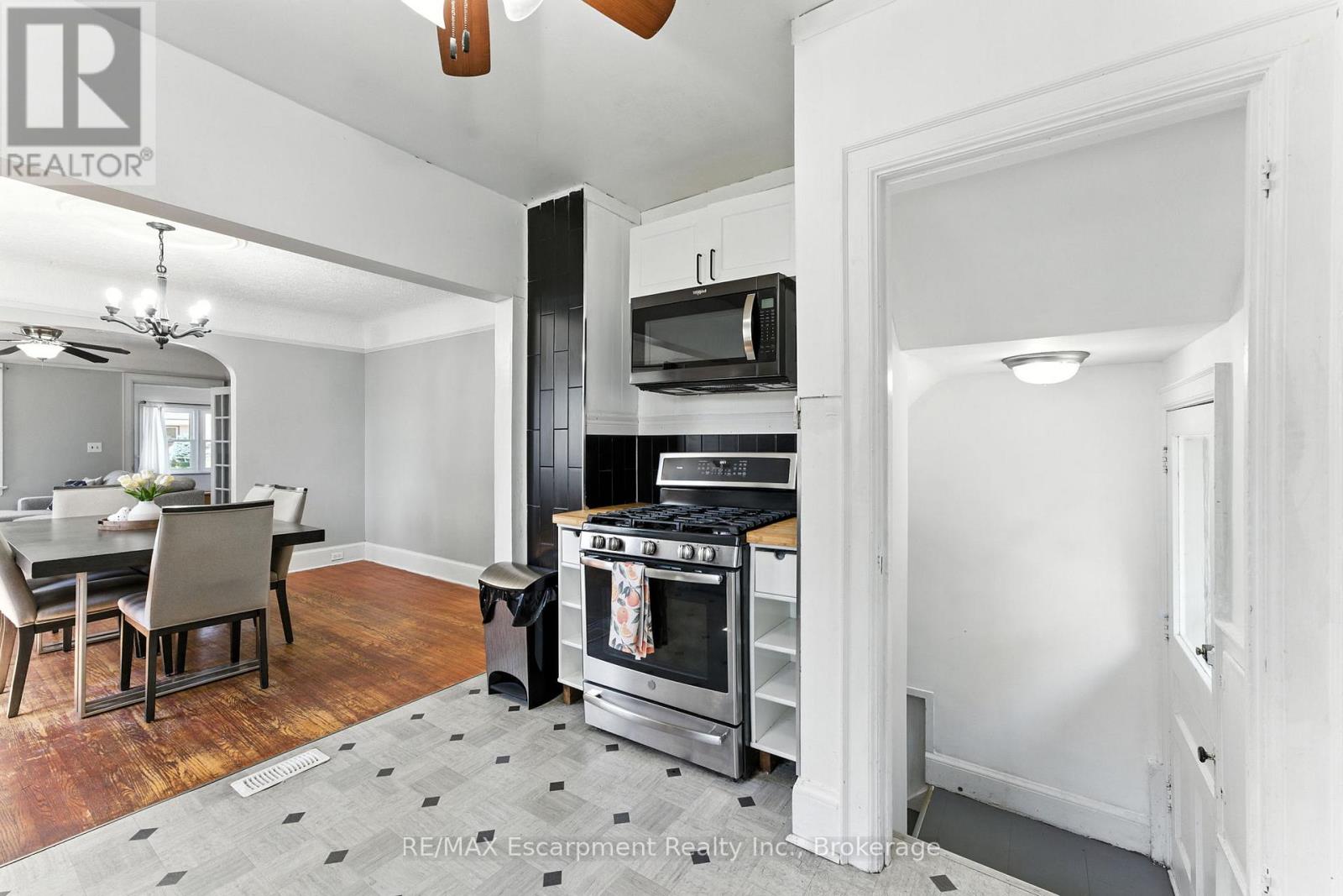 Photo 16 of 103 Orchard Avenue, Norfolk ON