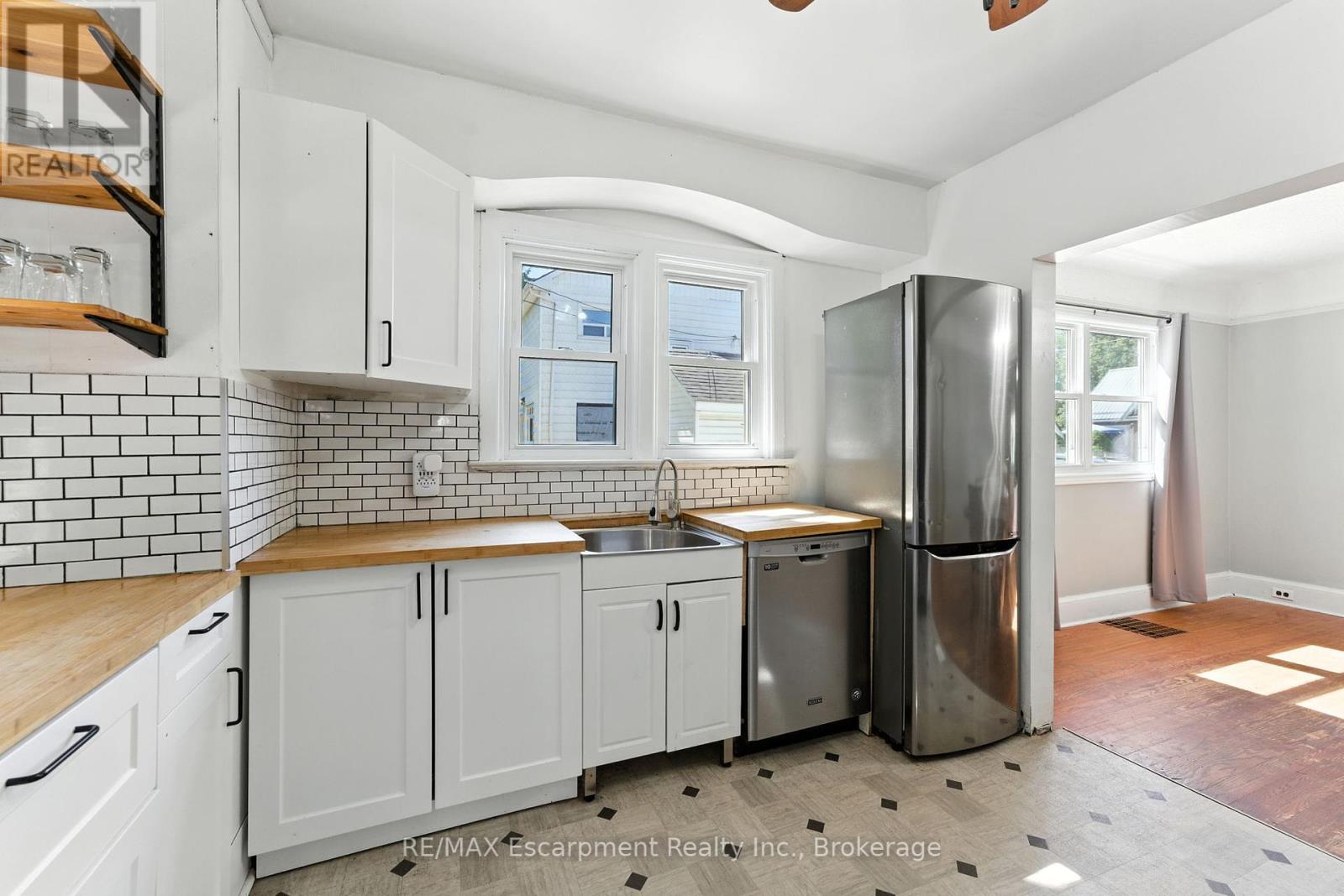 Photo 17 of 103 Orchard Avenue, Norfolk ON