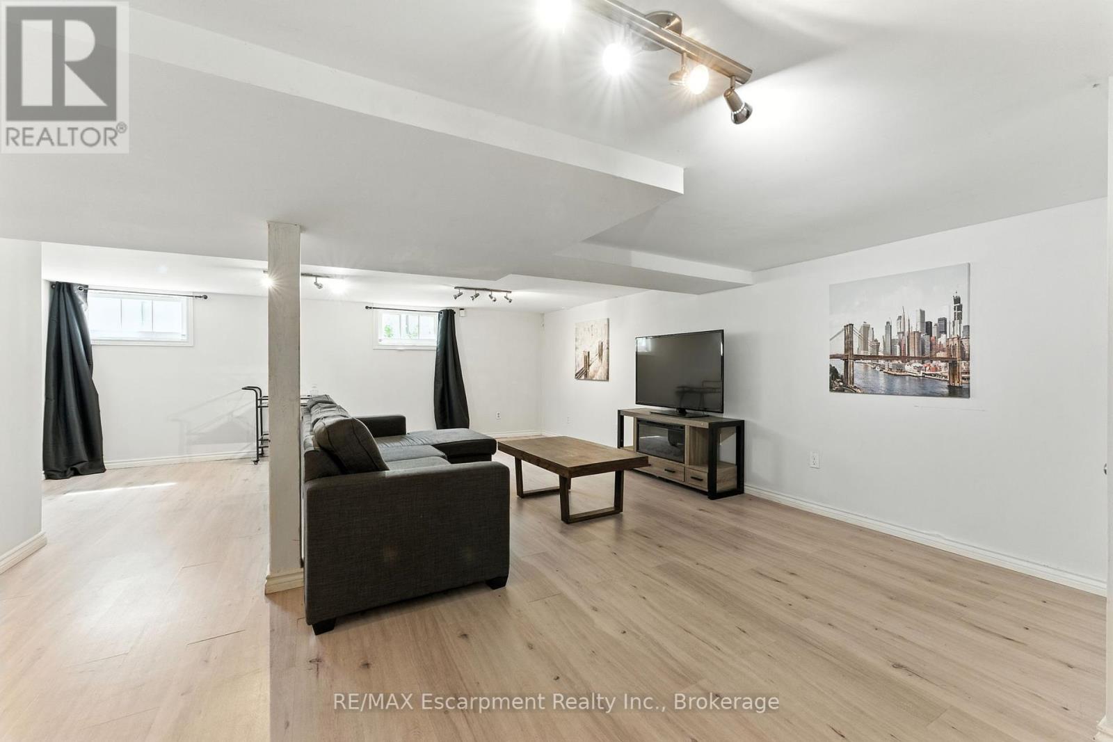 Photo 23 of 103 Orchard Avenue, Norfolk ON