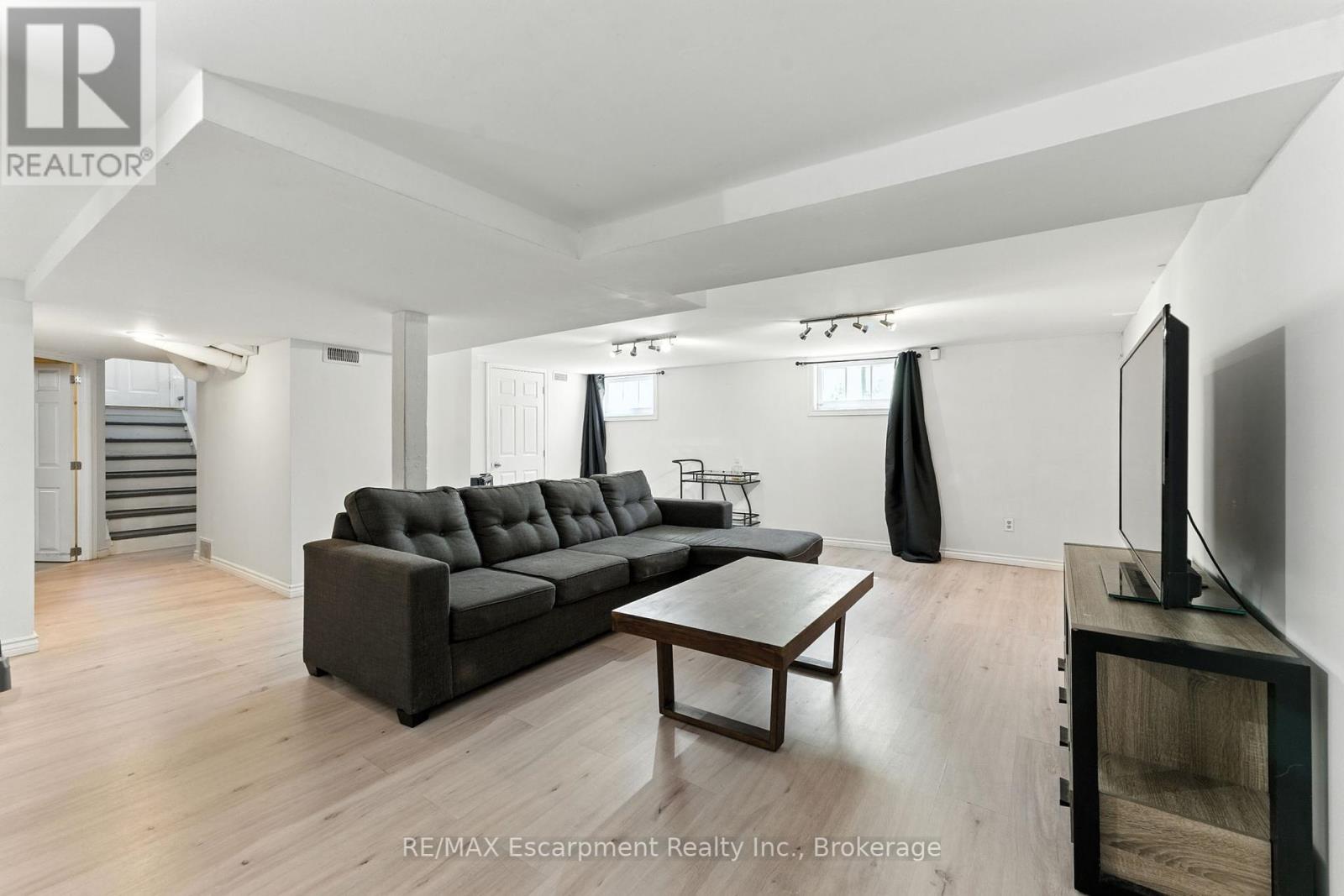 Photo 24 of 103 Orchard Avenue, Norfolk ON