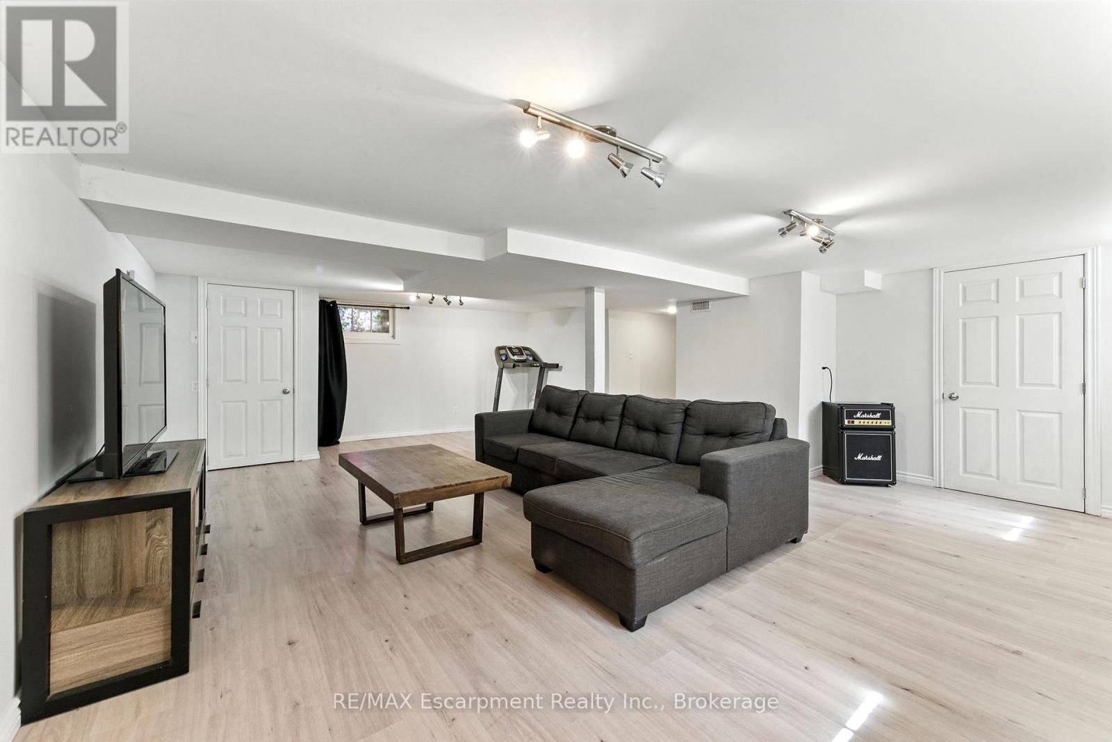 Photo 25 of 103 Orchard Avenue, Norfolk ON
