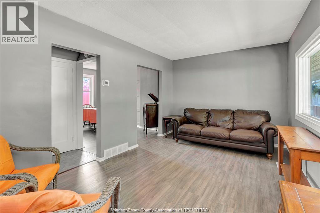 Photo 4 of 1786 Durham Place, Windsor ON