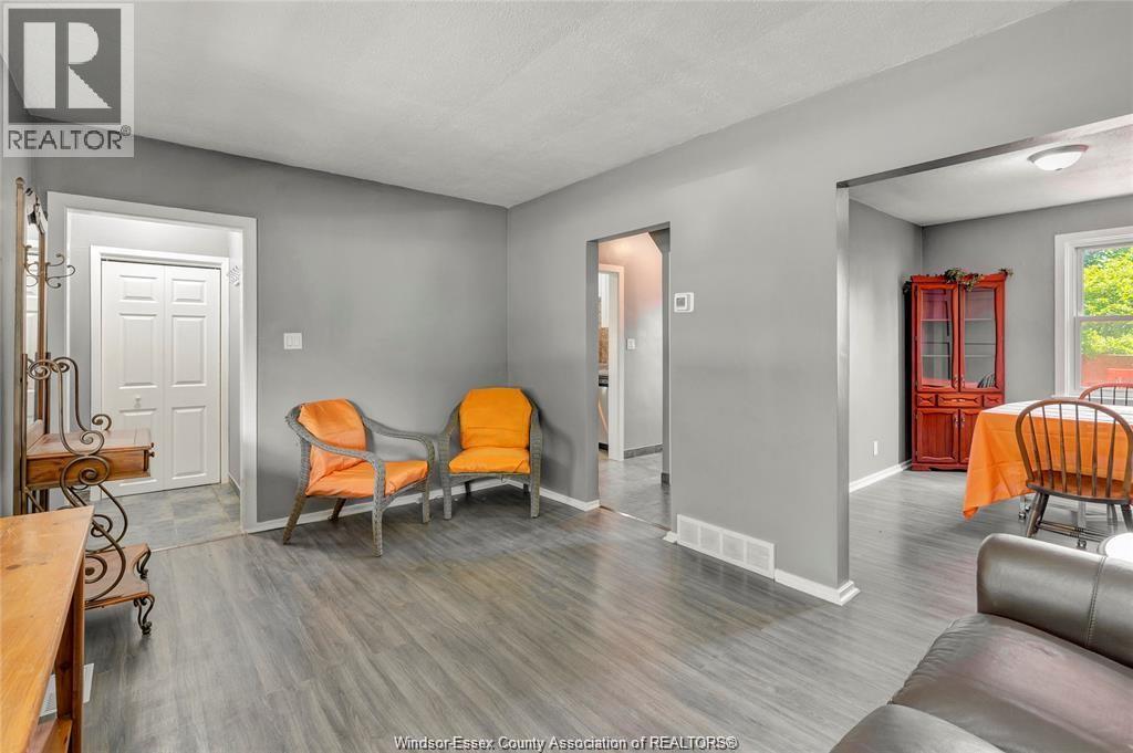 Photo 5 of 1786 Durham Place, Windsor ON