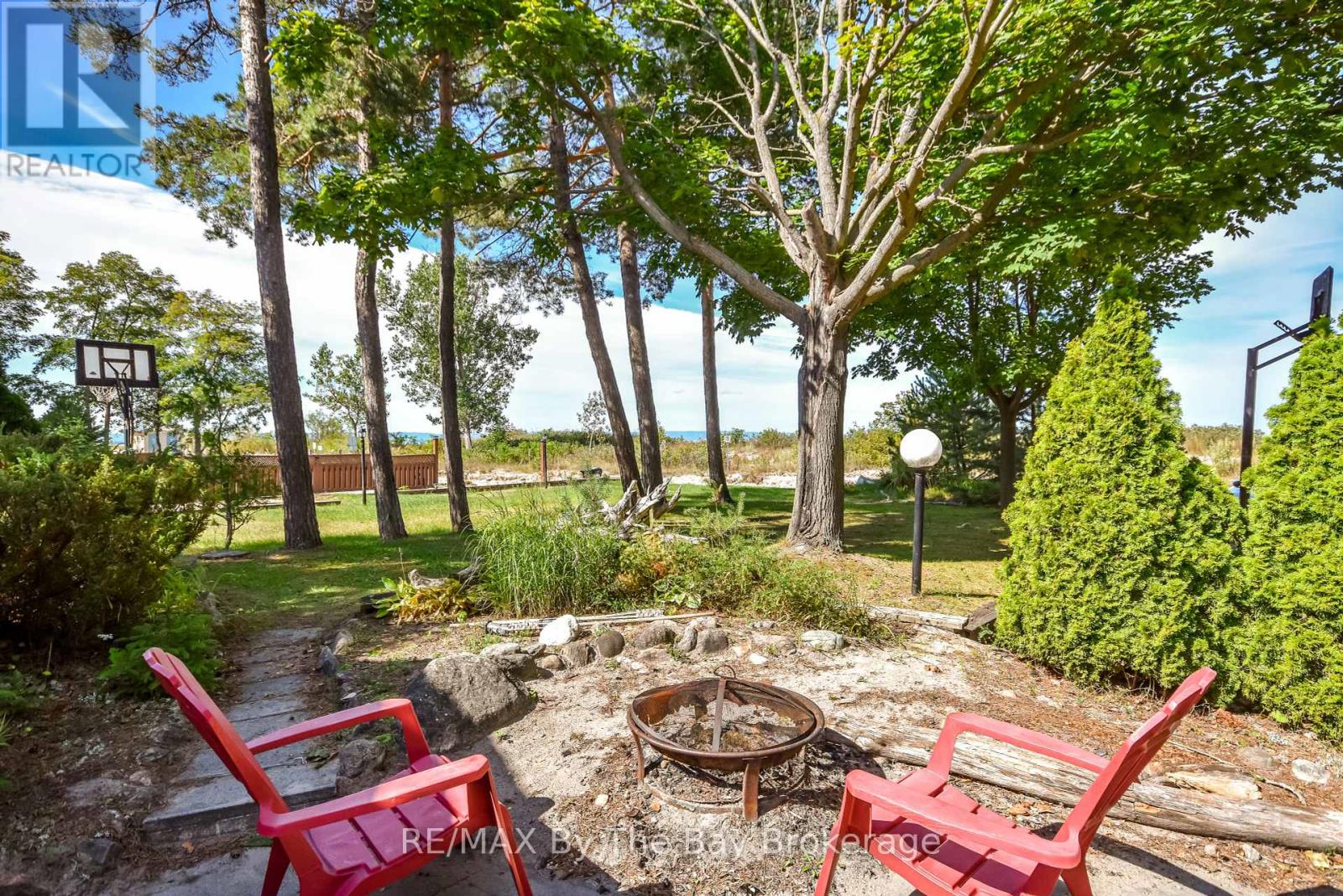 Photo 6 of 762 Eastdale Drive, Wasaga Beach ON