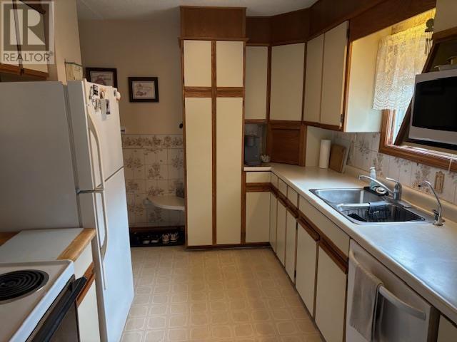 Photo 6 of 456 North St, Sault Ste Marie ON