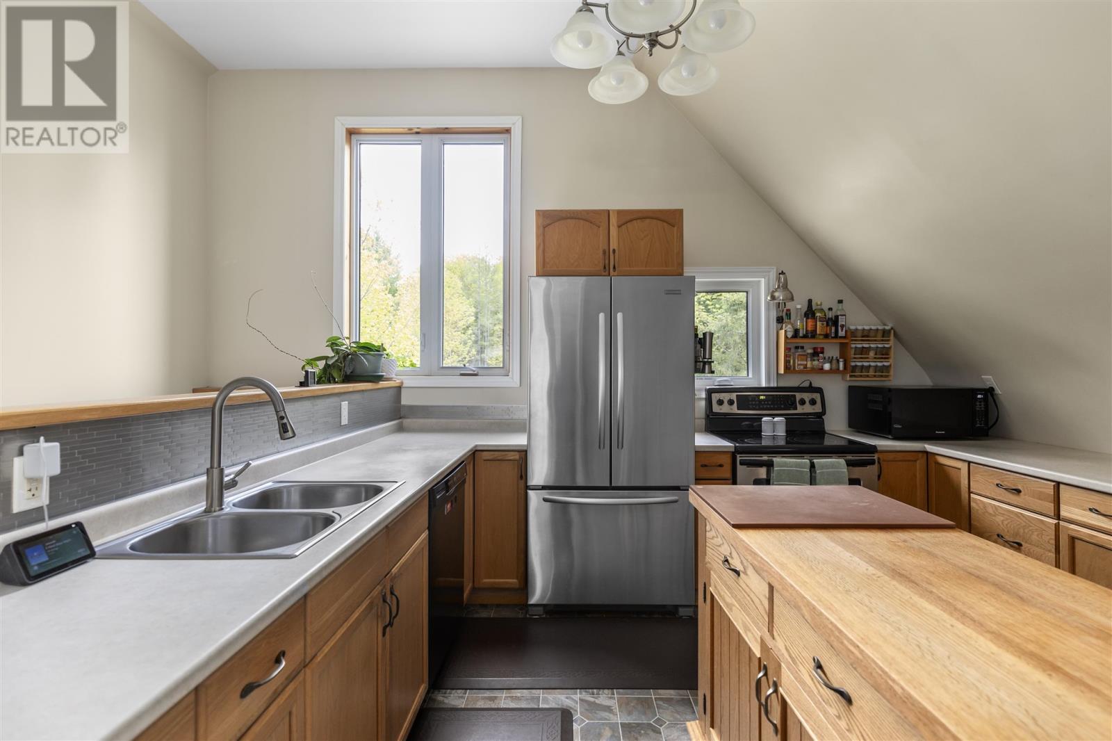 Photo 13 of 595 Old Goulais Bay Rd, Sault Ste Marie ON