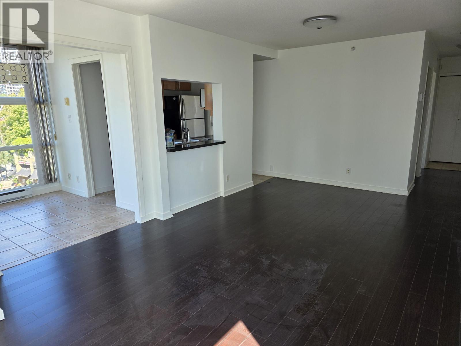 Photo 4 of 703 193 Aquarius Mews, Vancouver BC