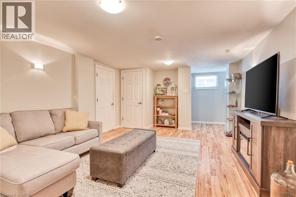 Photo 21 of 309 East 45th Street, Hamilton ON
