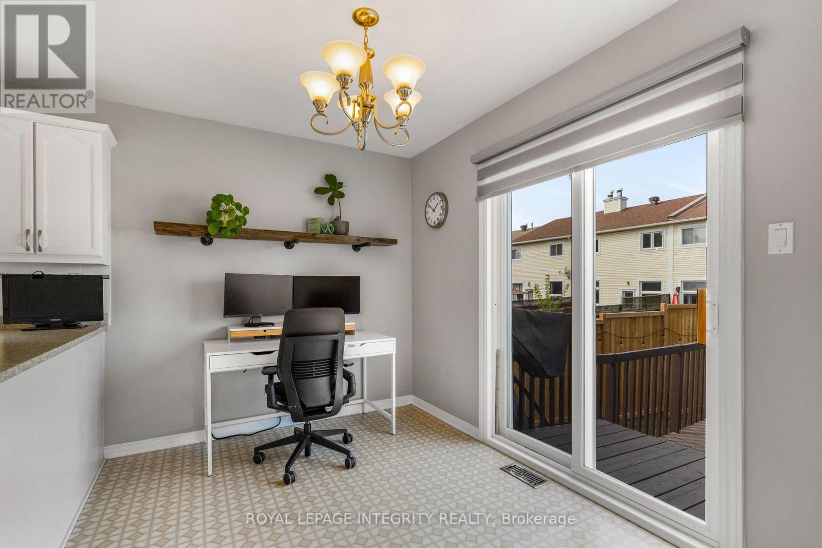 Photo 14 of 589 Pocono Crescent, Ottawa ON