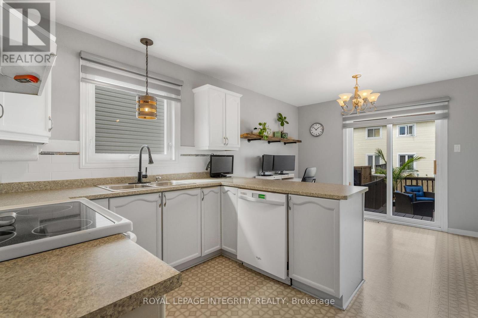 Photo 17 of 589 Pocono Crescent, Ottawa ON