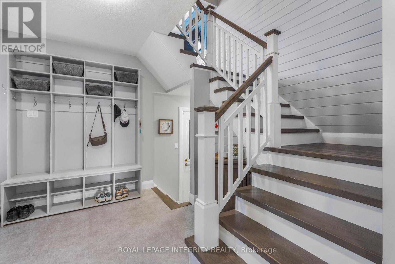 Photo 7 of 589 Pocono Crescent, Ottawa ON