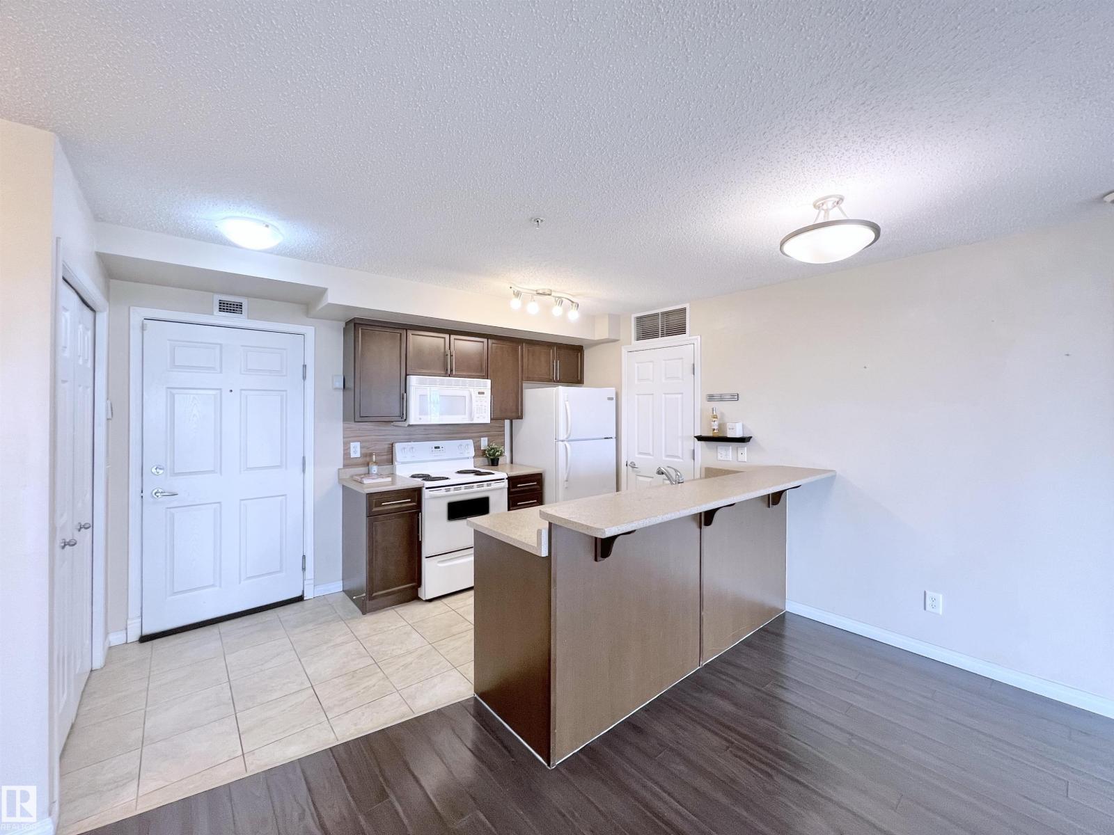 Photo 8 of 311 6925 199 St Nw, Edmonton AB