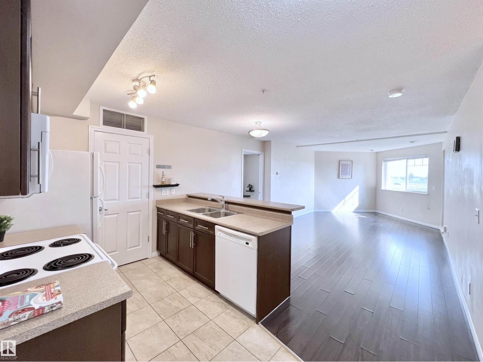 Photo 9 of 311 6925 199 St Nw, Edmonton AB