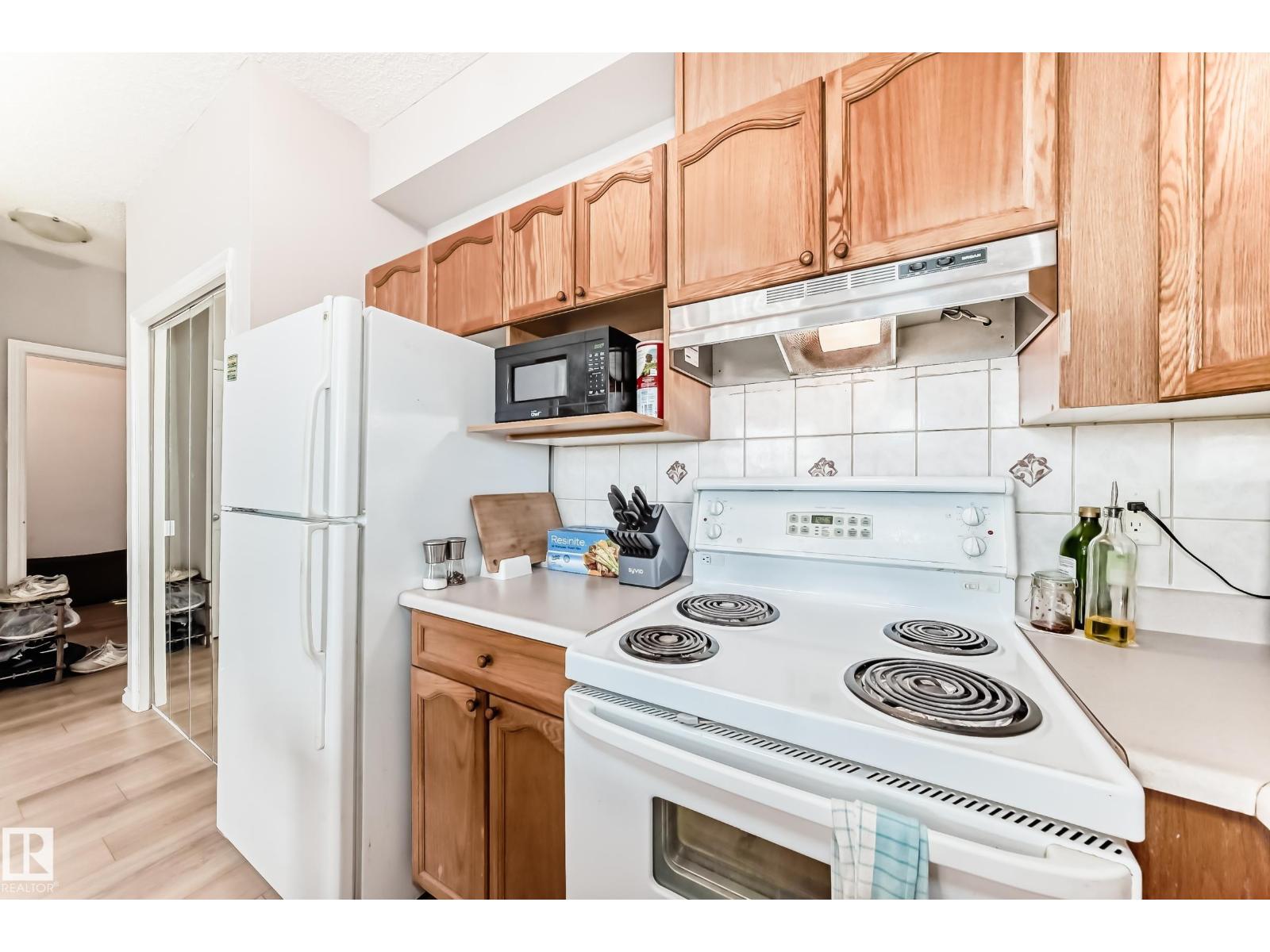 Photo 12 of 307 10118 95 St Nw, Edmonton AB