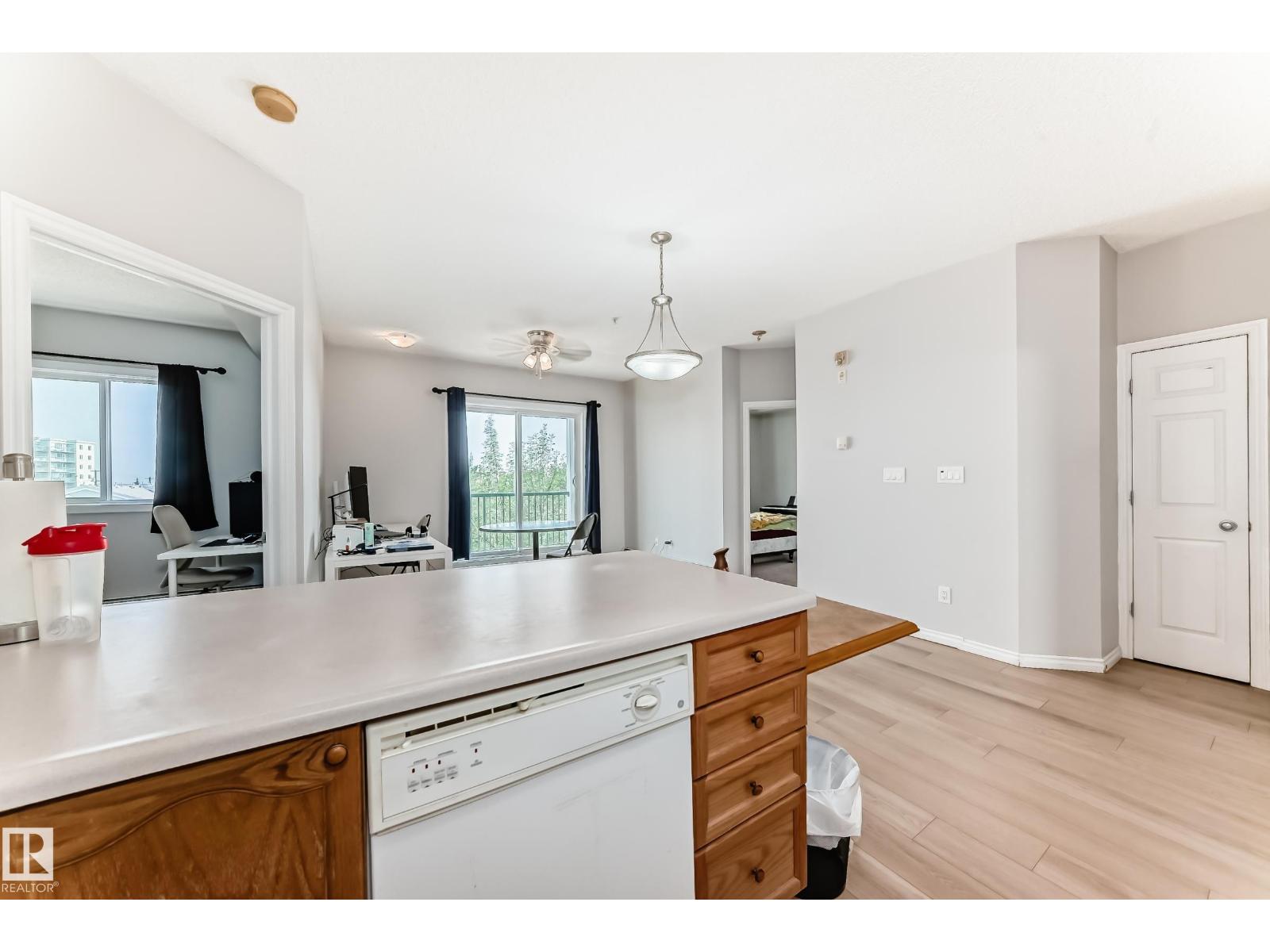 Photo 14 of 307 10118 95 St Nw, Edmonton AB