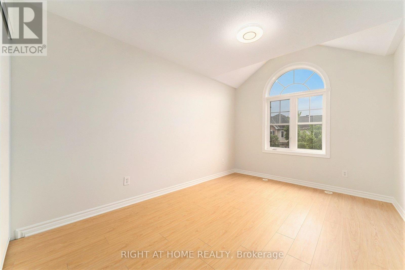 Photo 17 of 1558 Haydon Circle N, Ottawa ON