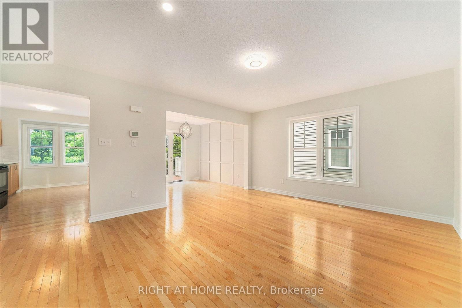Photo 6 of 1558 Haydon Circle N, Ottawa ON