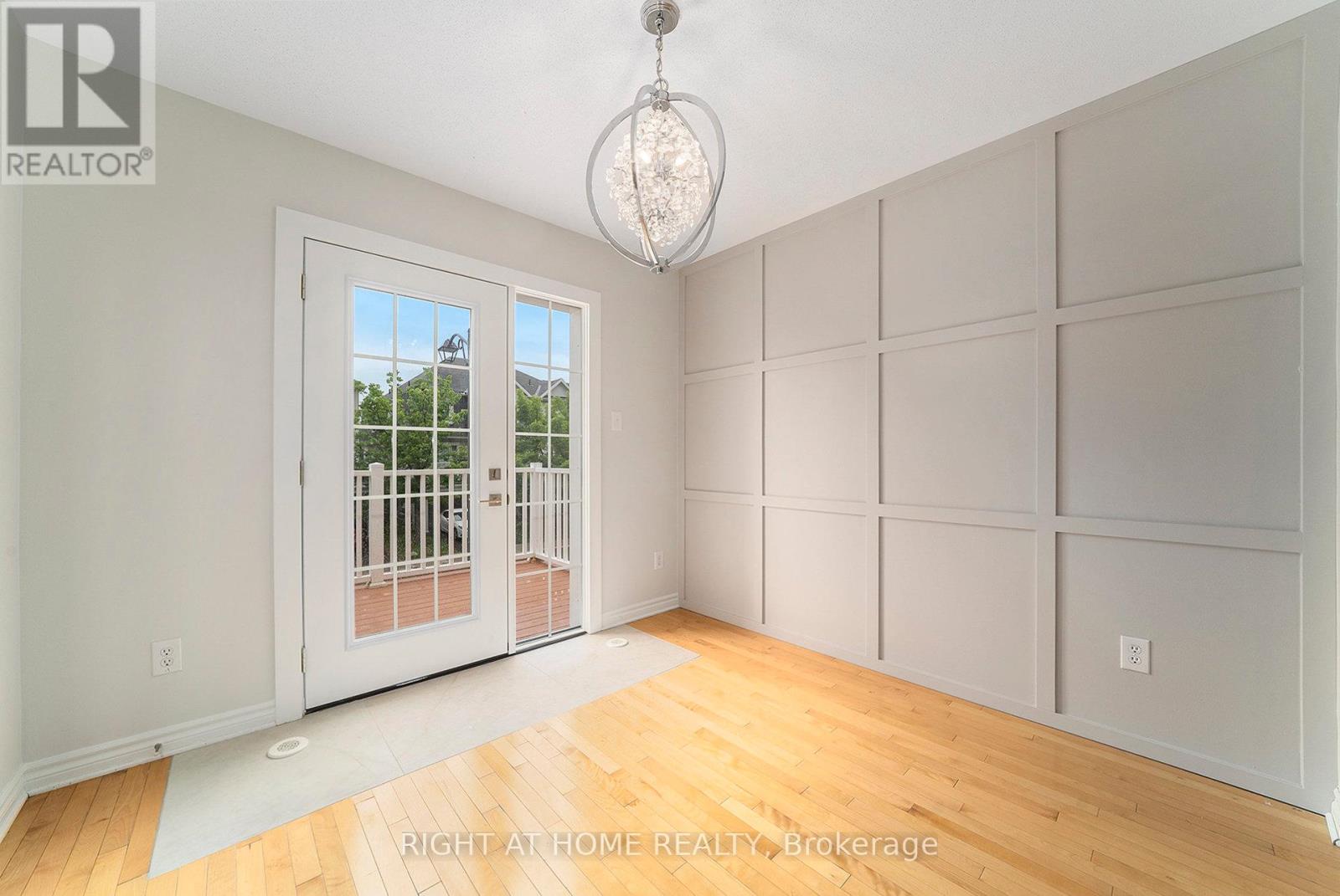 Photo 8 of 1558 Haydon Circle N, Ottawa ON