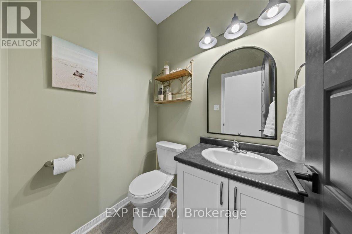 Photo 40 of 209 Rover Street, Ottawa ON