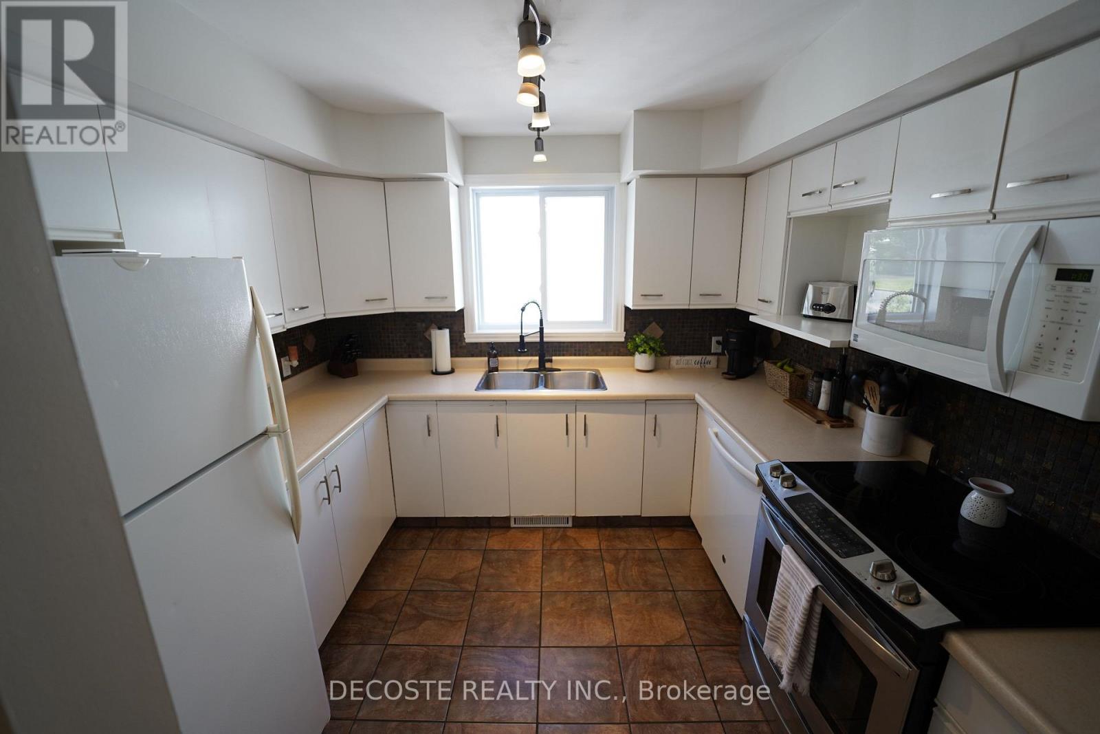 Photo 11 of 570 Jase Street, Cornwall ON