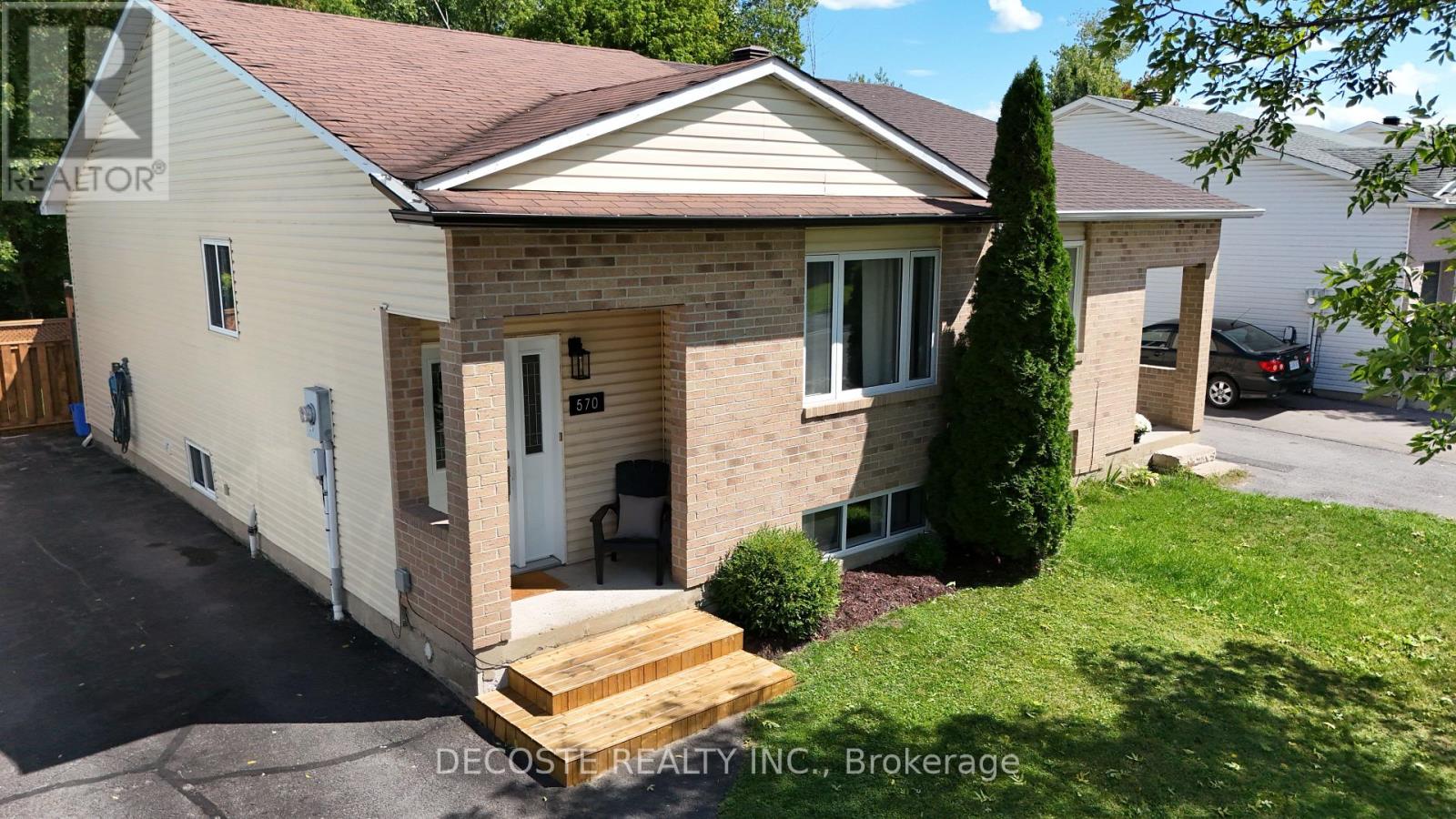 Photo 4 of 570 Jase Street, Cornwall ON