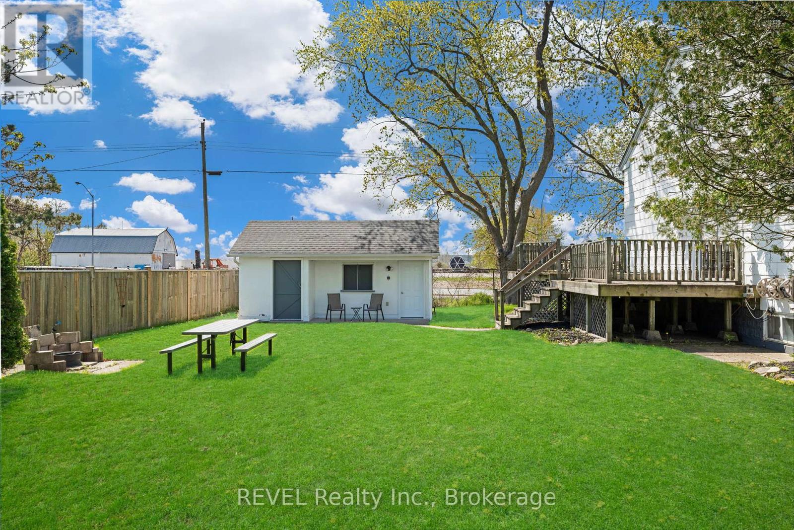 Photo 40 of 239 Becken Crescent, Welland ON