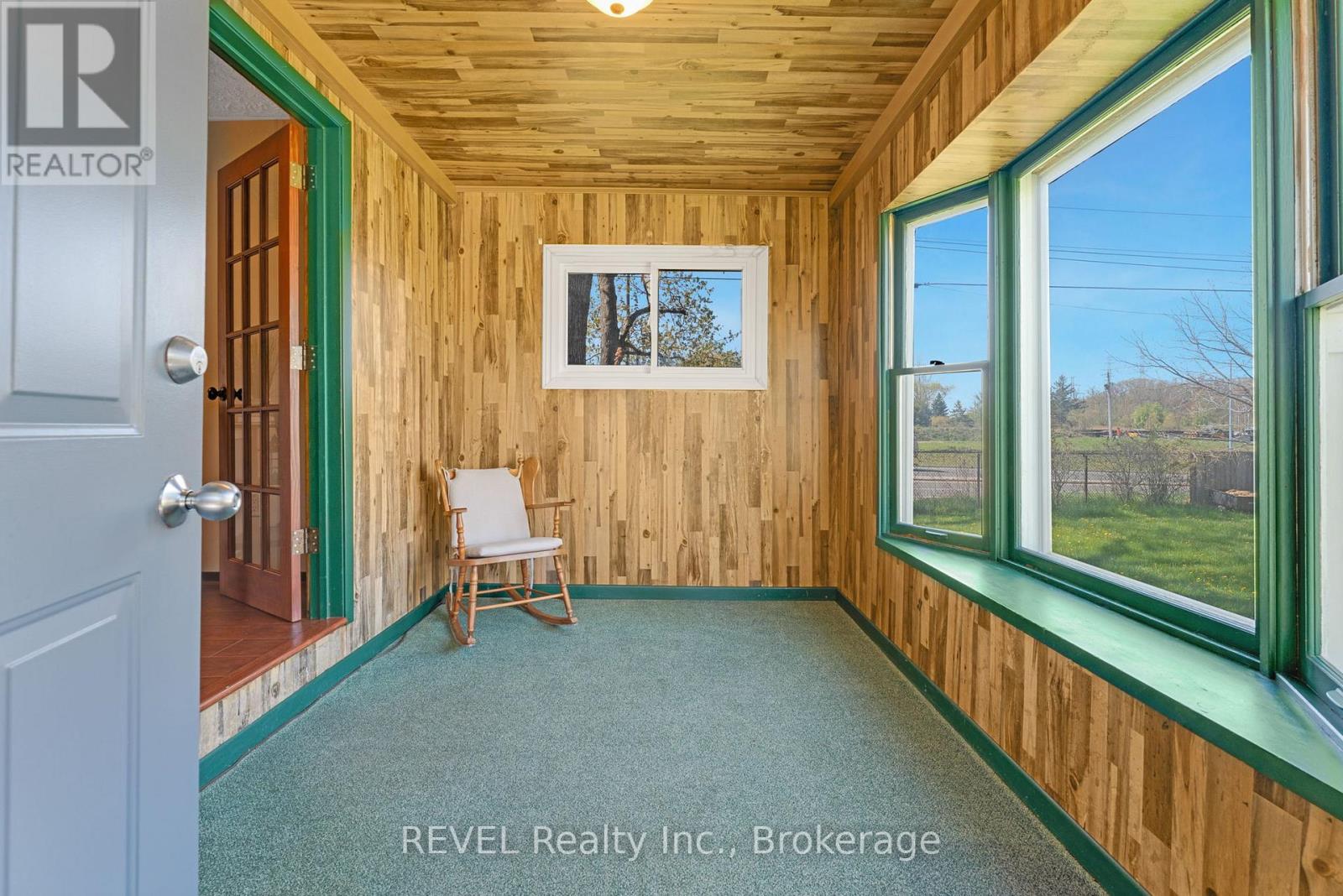 Photo 5 of 239 Becken Crescent, Welland ON
