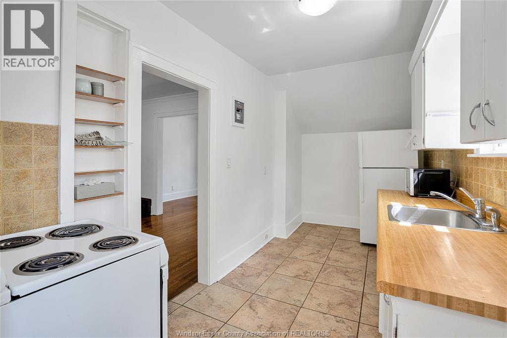 Photo 12 of 2157 Pelissier, Windsor ON