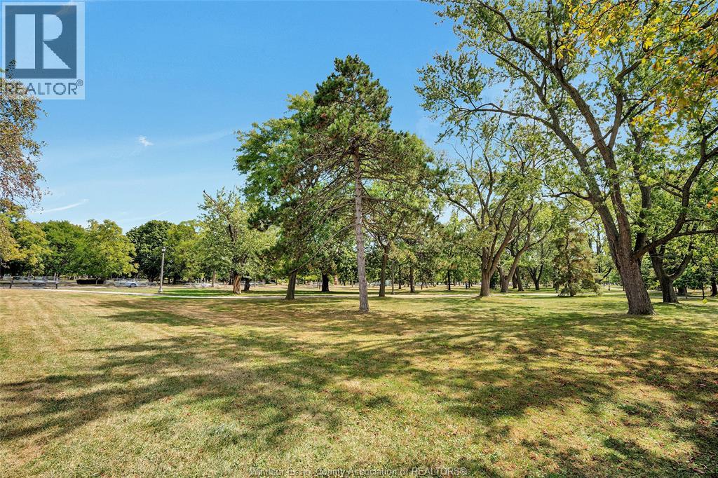 Photo 27 of 2157 Pelissier, Windsor ON