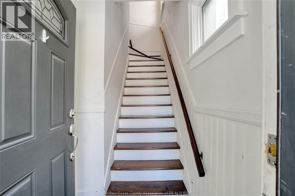 Photo 3 of 2157 Pelissier, Windsor ON