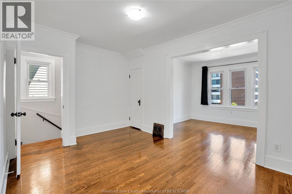 Photo 4 of 2157 Pelissier, Windsor ON