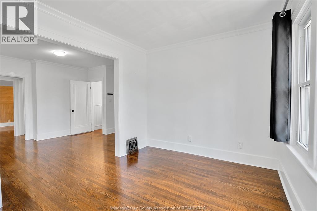 Photo 7 of 2157 Pelissier, Windsor ON