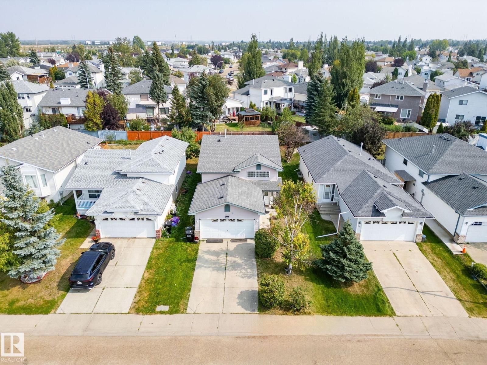 Photo 1 of 1051 Jones Cr Nw, Edmonton AB